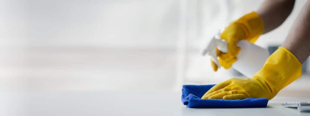 Cleaning table