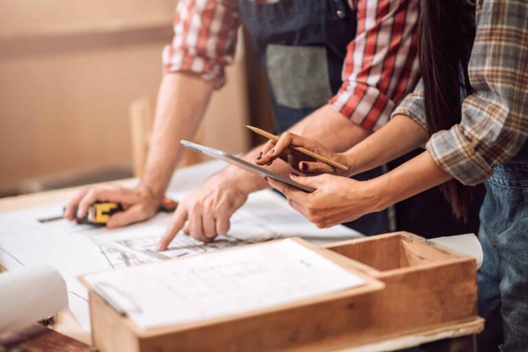 Joist vs Jobber: Which Contractor App is Right for You?